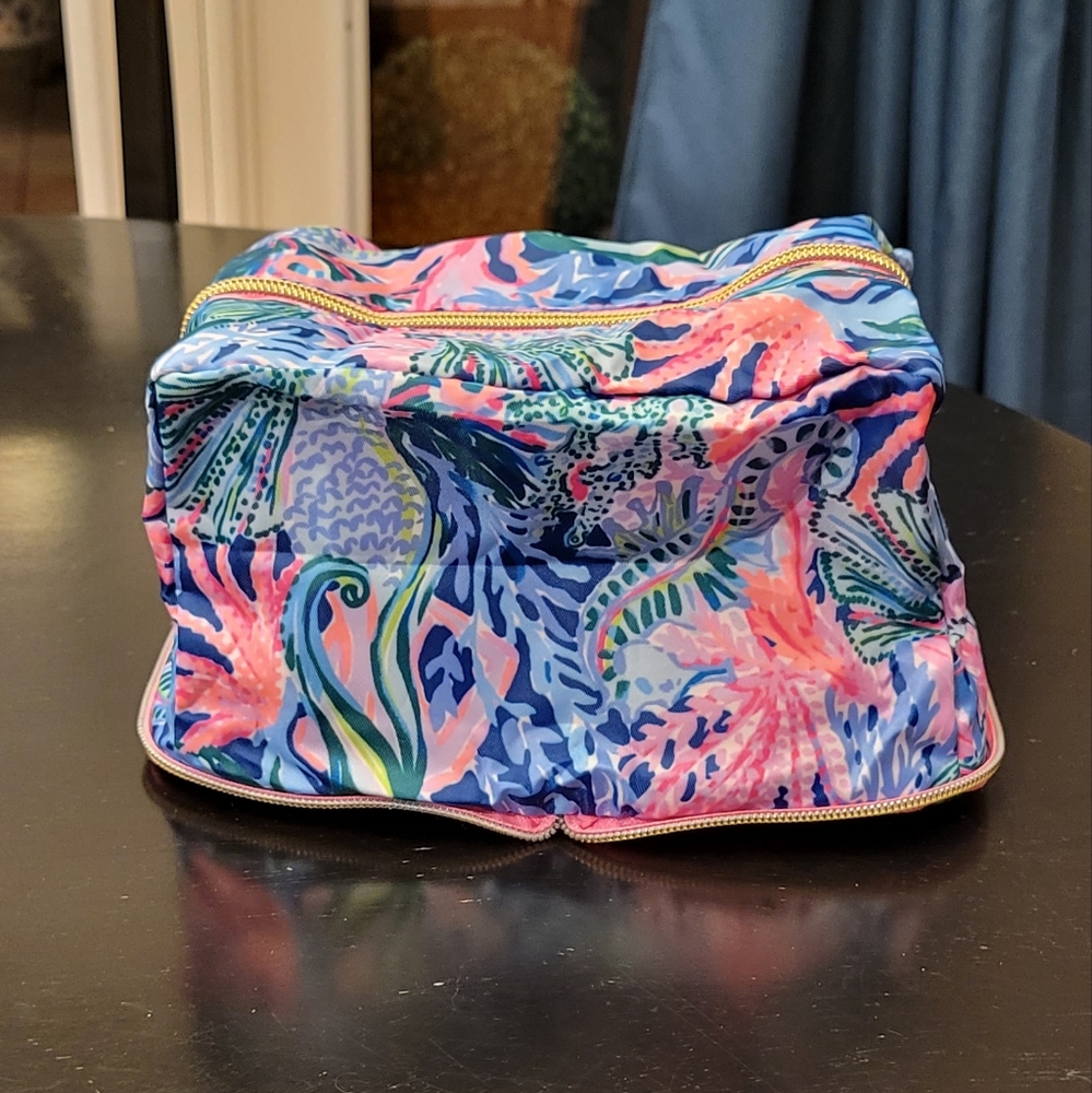 NWT LILLY PULITZER- Packable Cosmetic Case High Tide/Bringing Mermaid Back